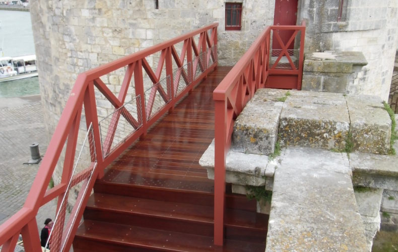 Passerelle Tour de la Chaine